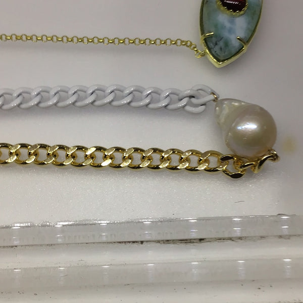 Mix Pearl white/Gold Chain